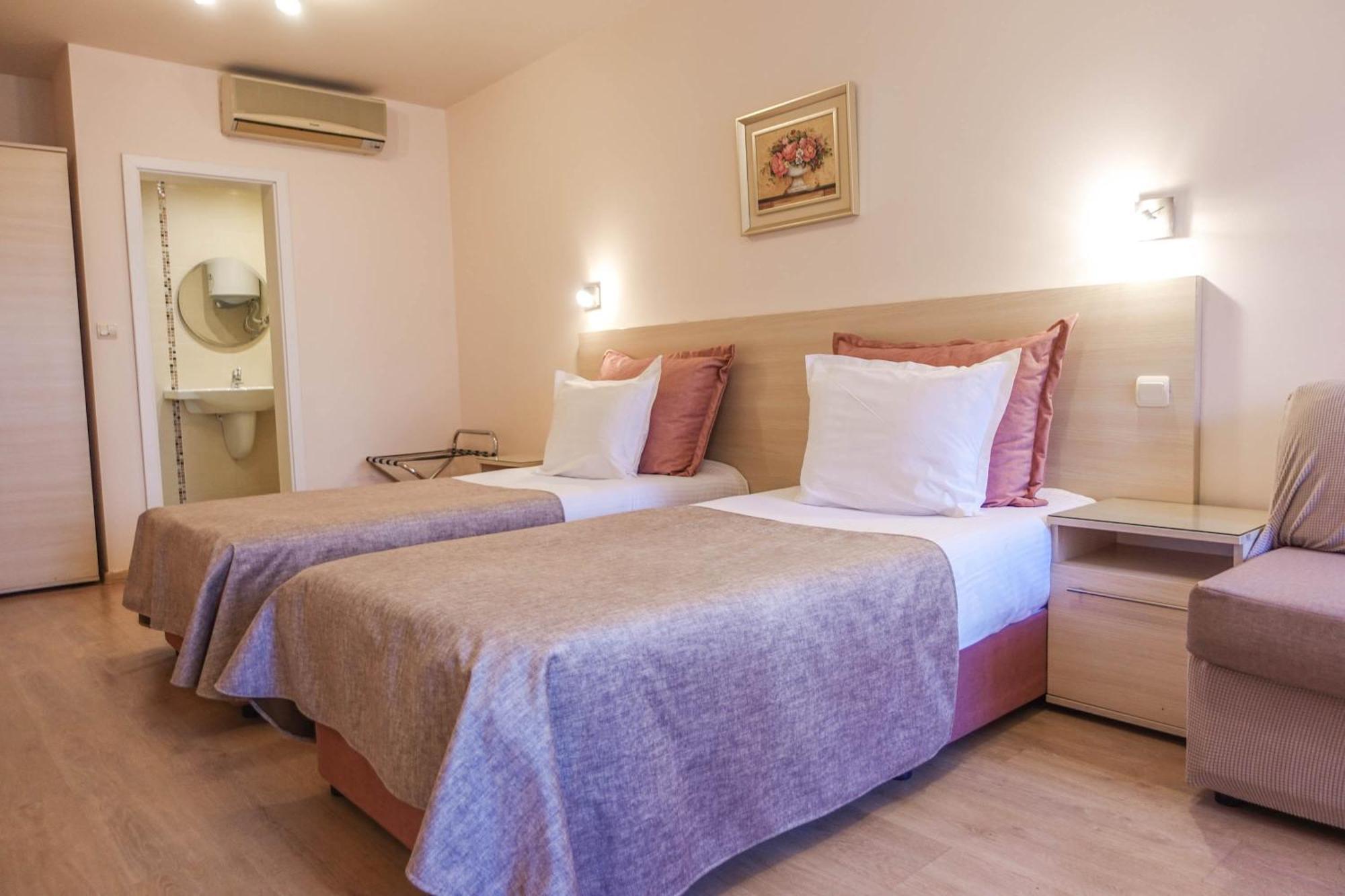 Hotel Acropolis Várna Kültér fotó
